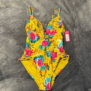 Xhilaration swimsuit size medium